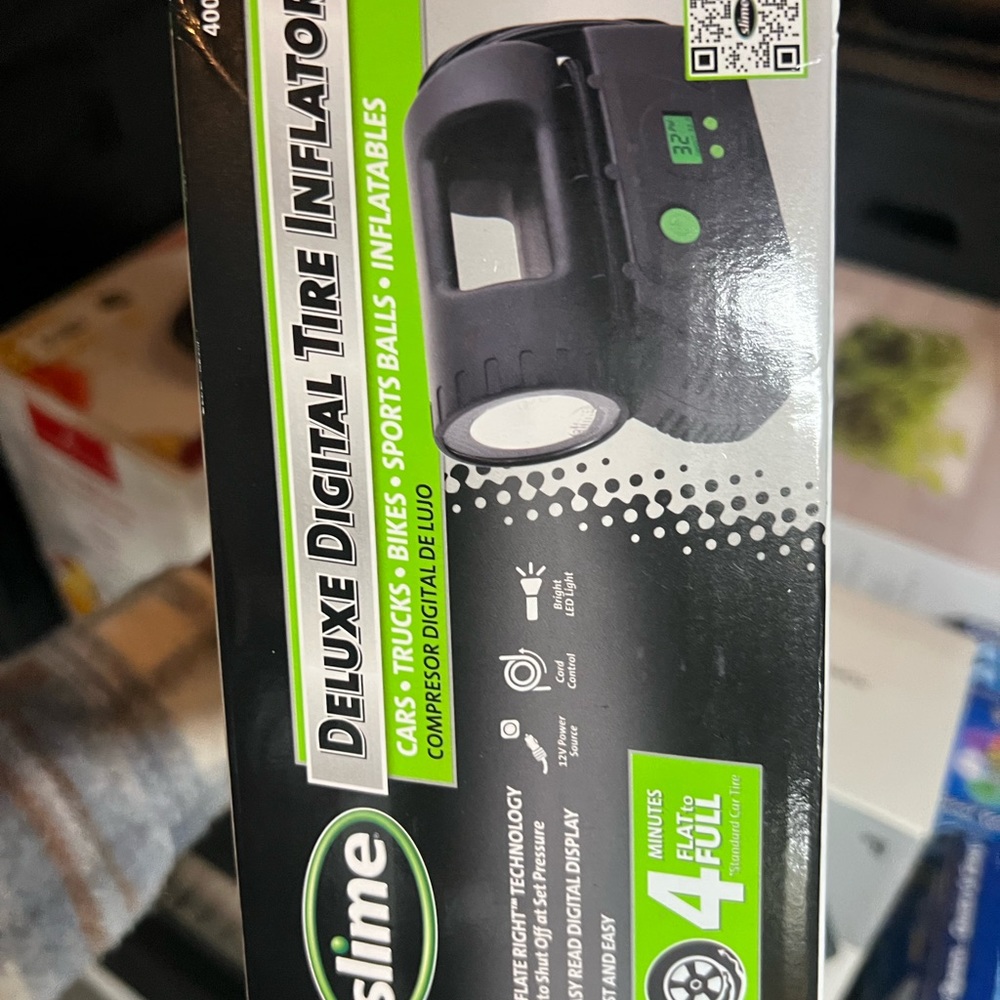 Deluxe Digital Tire Inflator - Picture 2 of 5